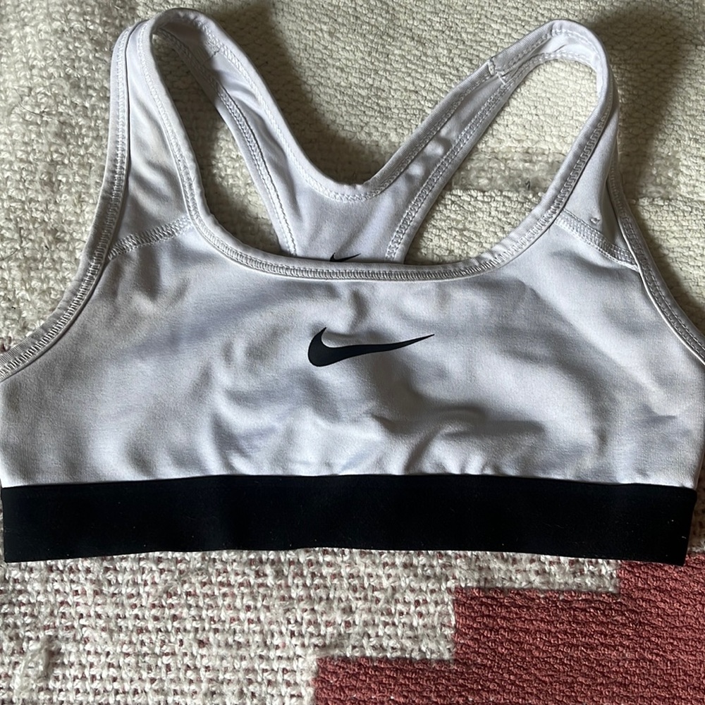 nike kids sports bra